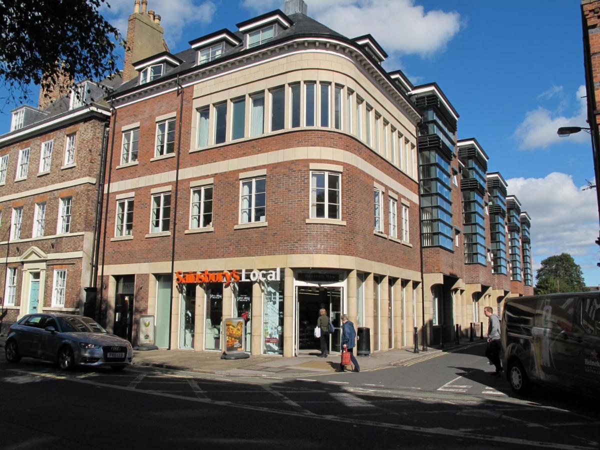 Churchill Two Bedroom Apartments With Free Parking And The Minster View York Exteriér fotografie
